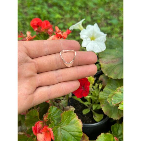 Sterling Silver Hammered V Ring - Picture 2 of 4